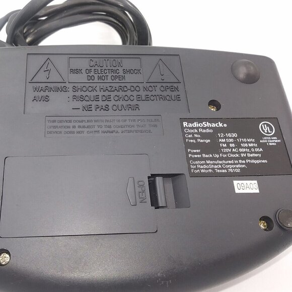 Vintage 2000 Radio Shack AM/FM Compact Alarm Clock Radio 12-1630 Tested - Works - Picture 11 of 13